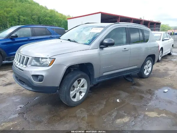 1C4NJDBB7GD556625 2016 JEEP COMPASS - Image 2