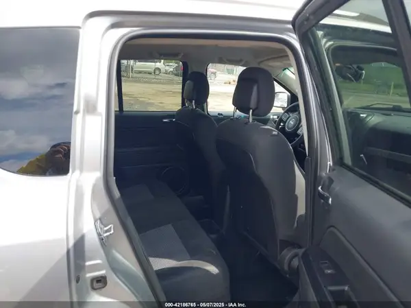1C4NJDBB7GD556625 2016 JEEP COMPASS - Image 8