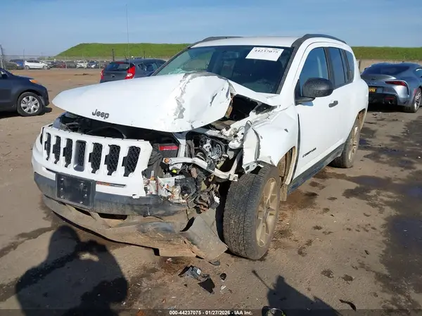 1C4NJDBB7GD632490 2016 JEEP COMPASS - Image 2