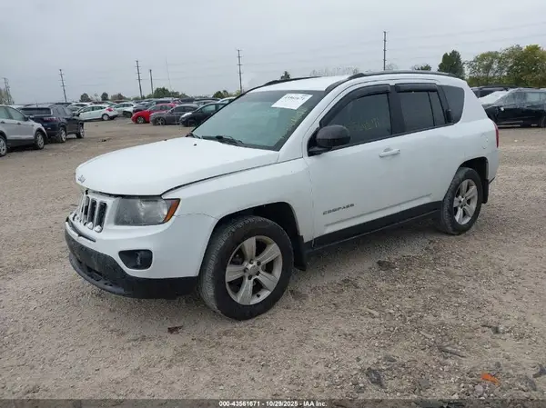 1C4NJDBB7GD686324 2016 JEEP COMPASS - Image 2