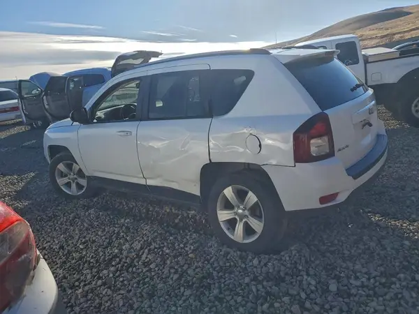 1C4NJDBB7GD757523 2016 JEEP COMPASS - Image 2