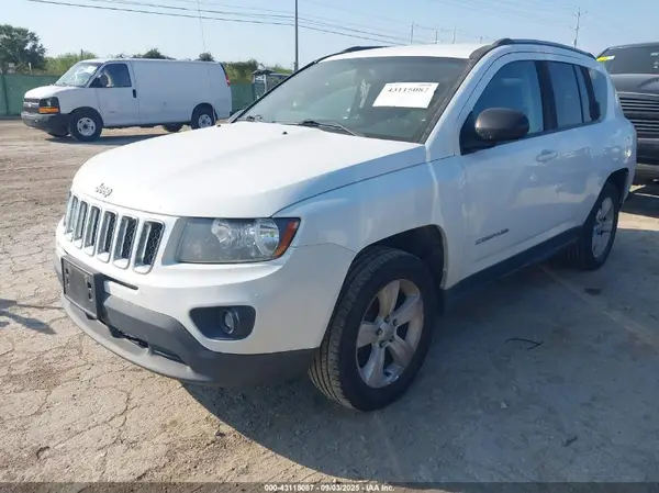 1C4NJDBB7GD779912 2016 JEEP COMPASS - Image 2