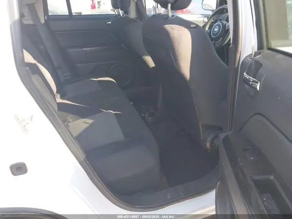 1C4NJDBB7GD779912 2016 JEEP COMPASS - Image 8