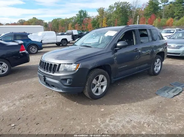 1C4NJDBB7HD105745 2017 JEEP COMPASS - Image 2