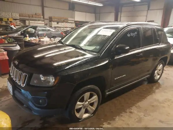 1C4NJDBB7HD107043 2017 JEEP COMPASS - Image 2