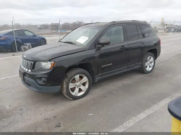 1C4NJDBB7HD139104 2017 JEEP COMPASS - Image 2