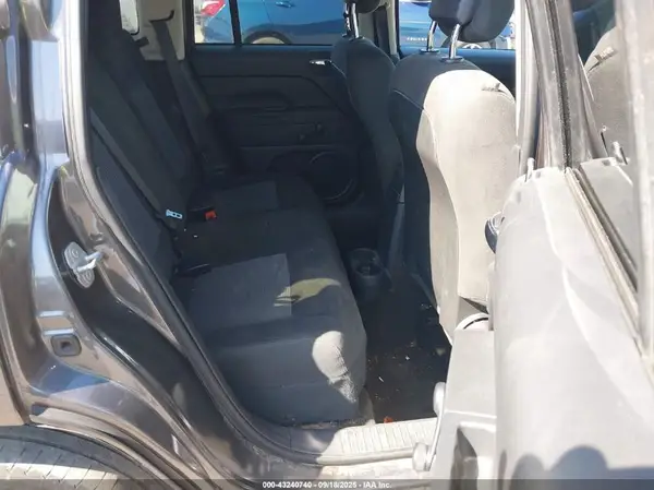 1C4NJDBB8GD573773 2016 JEEP COMPASS - Image 8