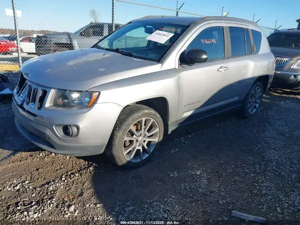 1C4NJDBB8GD587608 2016 JEEP COMPASS - Image 2