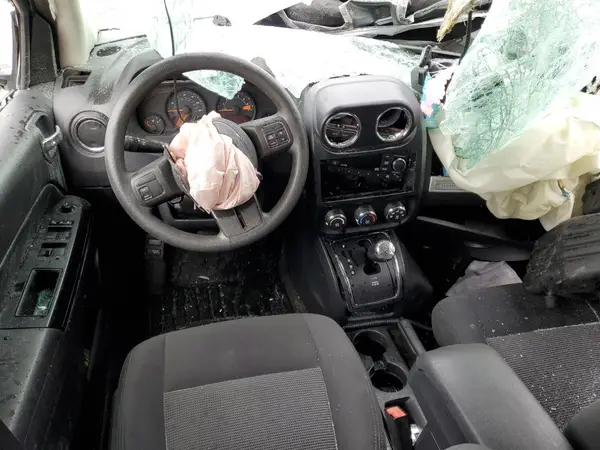 1C4NJDBB8GD631557 2016 JEEP COMPASS - Image 8