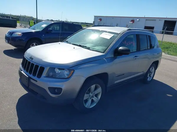 1C4NJDBB8GD653400 2016 JEEP COMPASS - Image 2