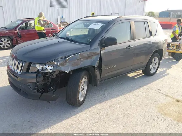 1C4NJDBB8GD712977 2016 JEEP COMPASS - Image 2