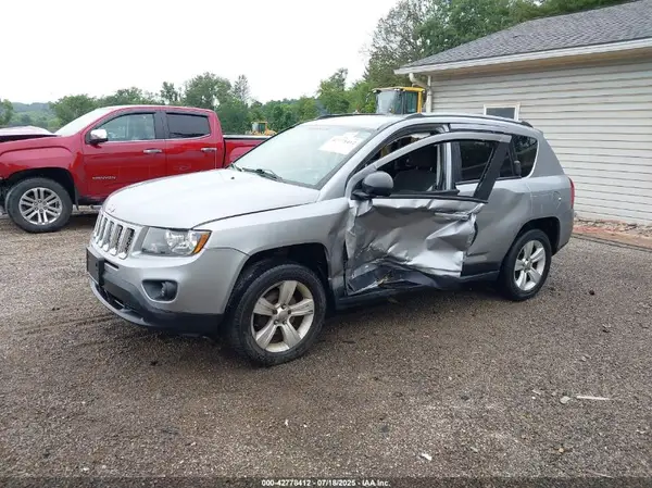 1C4NJDBB8GD779563 2016 JEEP COMPASS - Image 2
