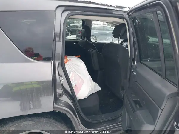 1C4NJDBB8HD101672 2017 JEEP COMPASS - Image 8