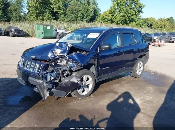 1C4NJDBB8HD138236 2017 JEEP COMPASS - Image 2
