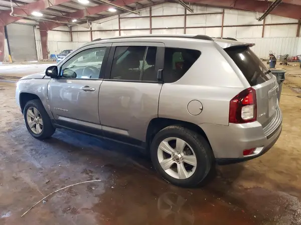 1C4NJDBB8HD143646 2017 JEEP COMPASS - Image 2