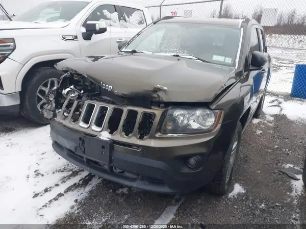 1C4NJDBB9GD557095 2016 JEEP COMPASS - Image 2