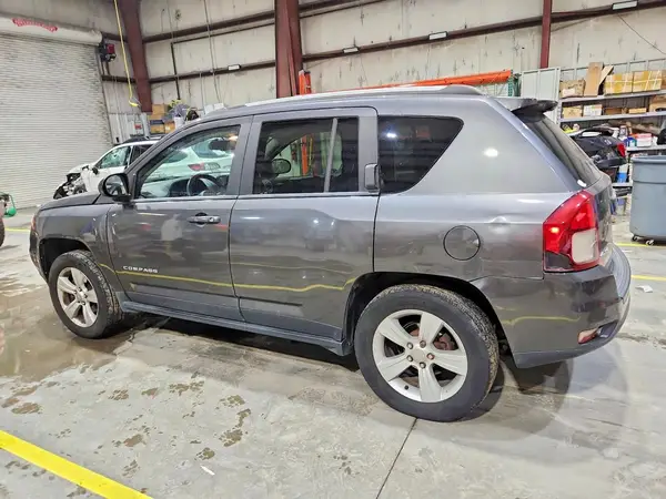 1C4NJDBB9GD630997 2016 JEEP COMPASS - Image 2