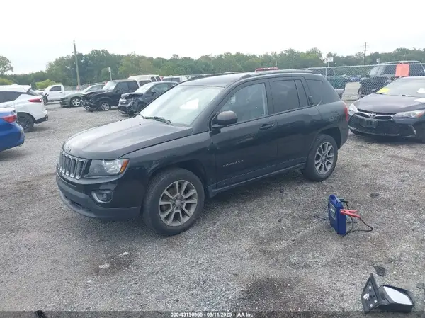 1C4NJDBB9GD674367 2016 JEEP COMPASS - Image 2