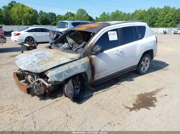 1C4NJDBB9GD702197 2016 JEEP COMPASS - Image 2