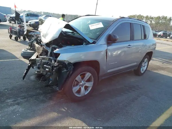 1C4NJDBB9GD713863 2016 JEEP COMPASS - Image 2