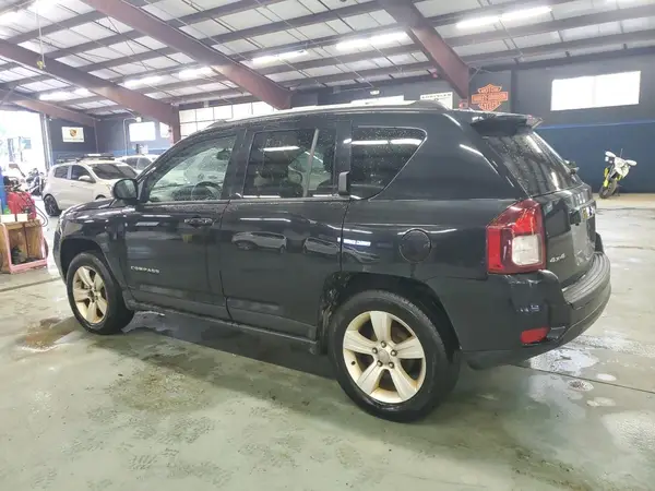 1C4NJDBB9GD713877 2016 JEEP COMPASS - Image 2