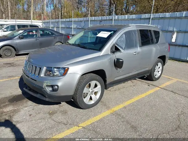 1C4NJDBB9GD745227 2016 JEEP COMPASS - Image 2