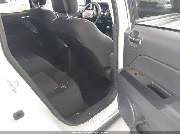 1C4NJDBB9GD756048 2016 JEEP COMPASS - Image 8