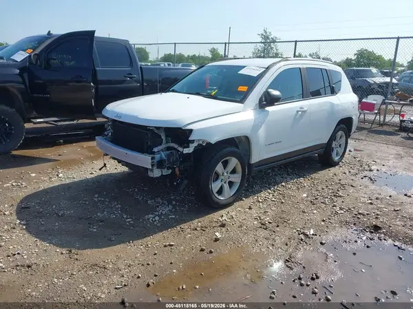 1C4NJDBB9HD104600 2017 JEEP COMPASS - Image 2
