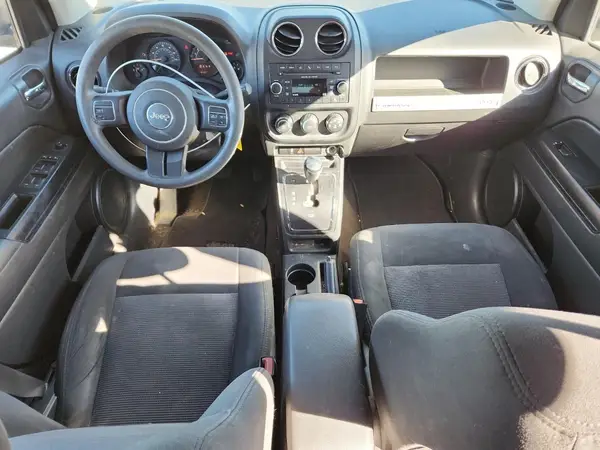 1C4NJDBBXGD556716 2016 JEEP COMPASS - Image 8