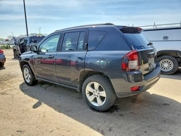 1C4NJDBBXGD571698 2016 JEEP COMPASS - Image 2