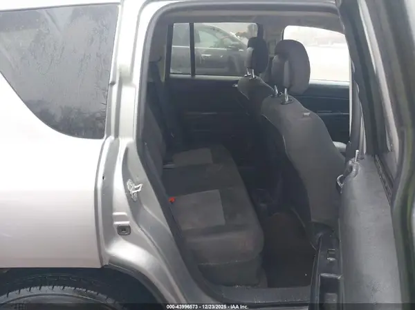 1C4NJDBBXGD646030 2016 JEEP COMPASS - Image 8