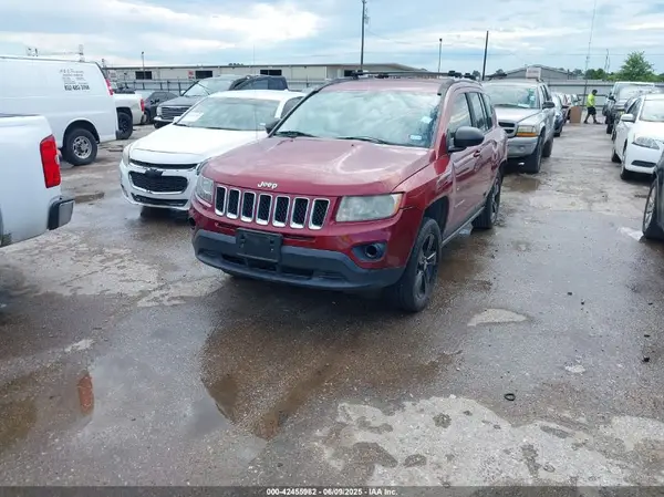 1C4NJDBBXHD104167 2017 JEEP COMPASS - Image 2
