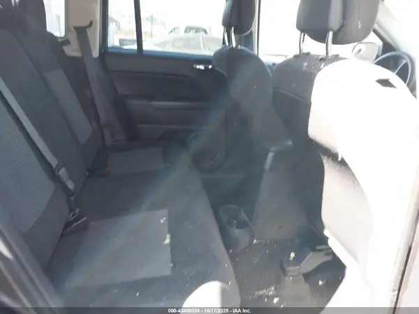 1C4NJDBBXHD169908 2017 JEEP COMPASS - Image 8