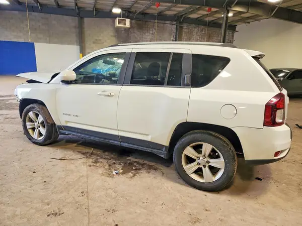 1C4NJDEB0GD722978 2016 JEEP COMPASS - Image 2