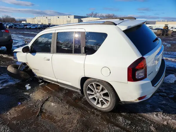 1C4NJDEB0GD733818 2016 JEEP COMPASS - Image 2