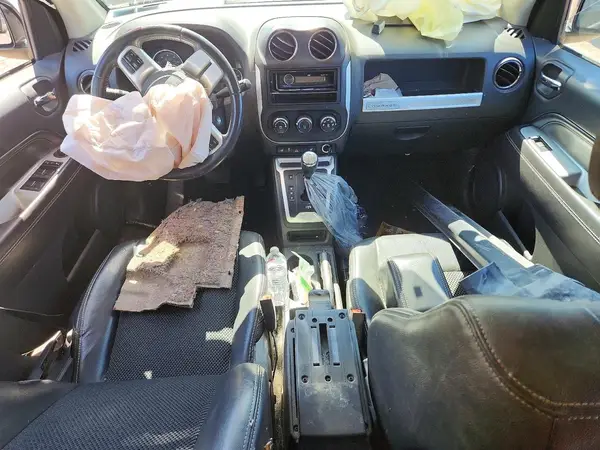 1C4NJDEB0HD100785 2017 JEEP COMPASS - Image 8