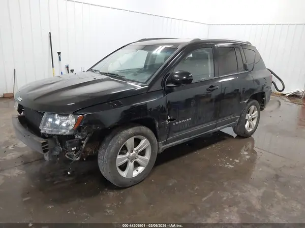 1C4NJDEB0HD106439 2017 JEEP COMPASS - Image 2