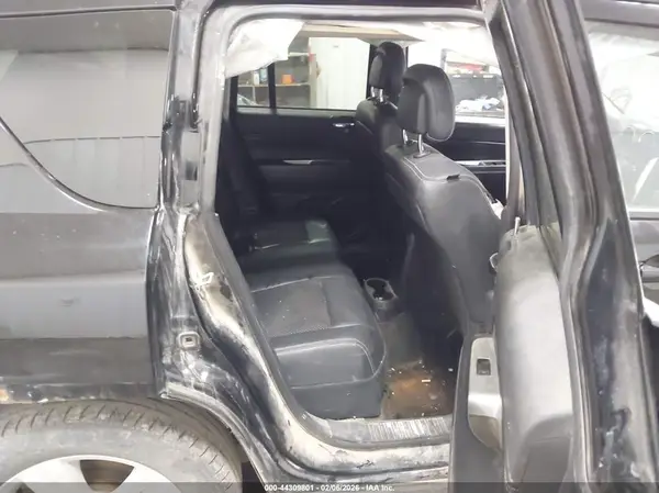 1C4NJDEB0HD106439 2017 JEEP COMPASS - Image 8
