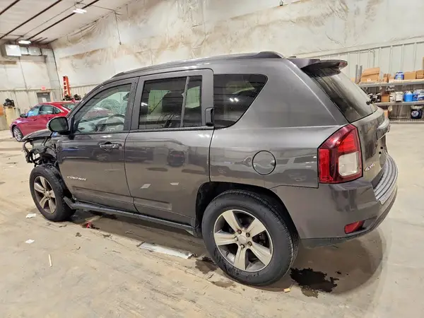 1C4NJDEB0HD111852 2017 JEEP COMPASS - Image 2