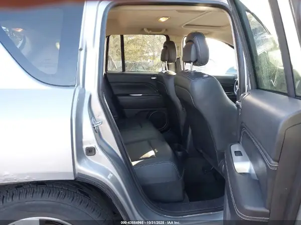1C4NJDEB0HD129252 2017 JEEP COMPASS - Image 8