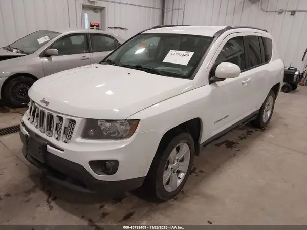 1C4NJDEB0HD141725 2017 JEEP COMPASS - Image 2