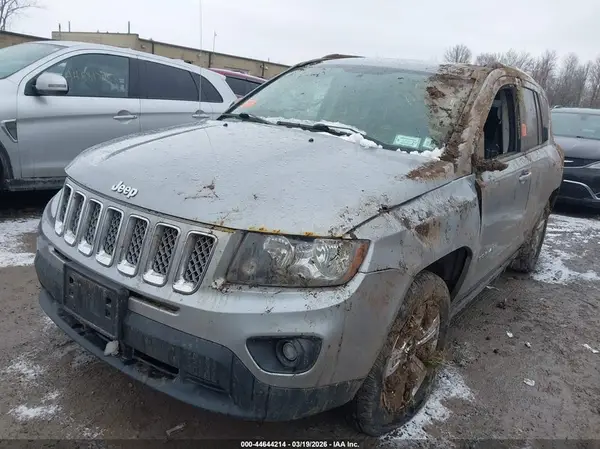 1C4NJDEB0HD158718 2017 JEEP COMPASS - Image 2