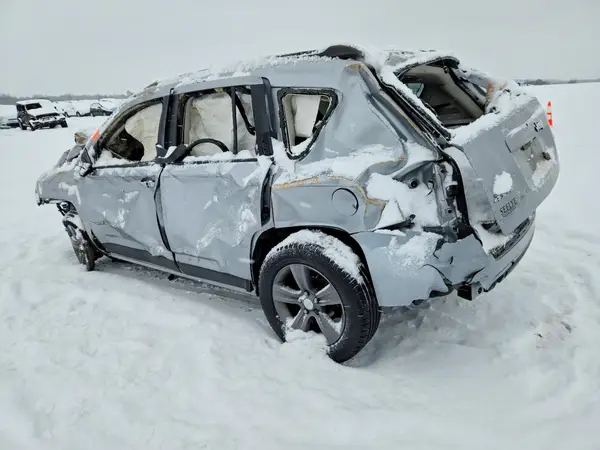 1C4NJDEB0HD167824 2017 JEEP COMPASS - Image 2
