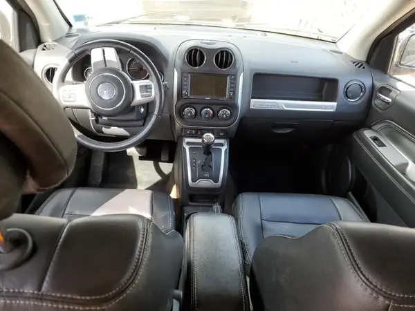 1C4NJDEB0HD175888 2017 JEEP COMPASS - Image 8