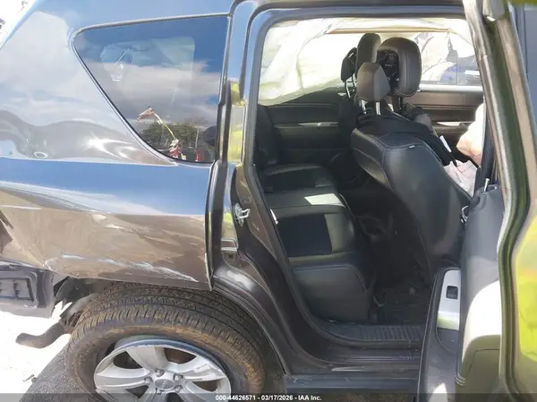 1C4NJDEB0HD190925 2017 JEEP COMPASS - Image 8