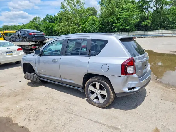 1C4NJDEB1GD597618 2016 JEEP COMPASS - Image 2