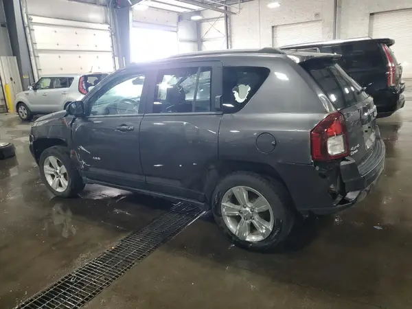 1C4NJDEB1GD610996 2016 JEEP COMPASS - Image 2