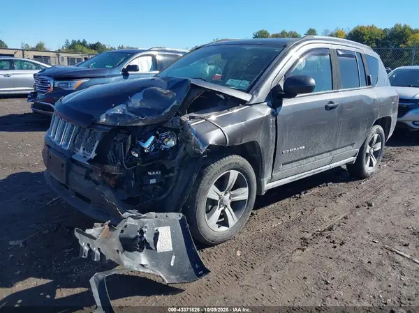 1C4NJDEB1GD740356 2016 JEEP COMPASS - Image 2