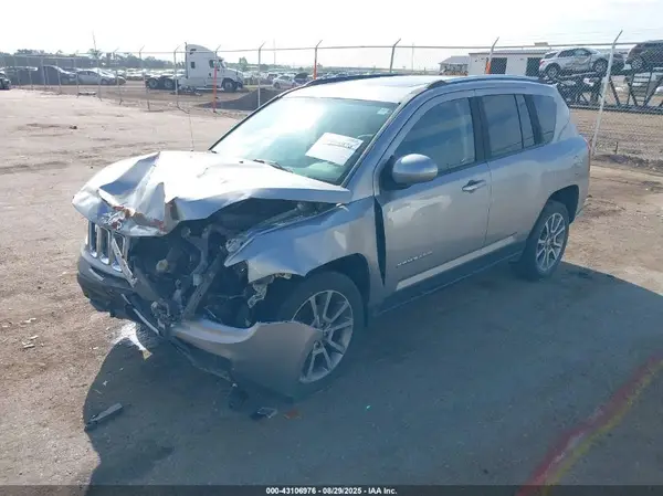1C4NJDEB1GD762924 2016 JEEP COMPASS - Image 2