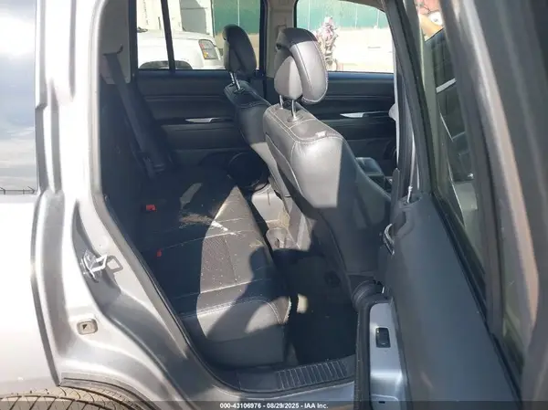 1C4NJDEB1GD762924 2016 JEEP COMPASS - Image 8